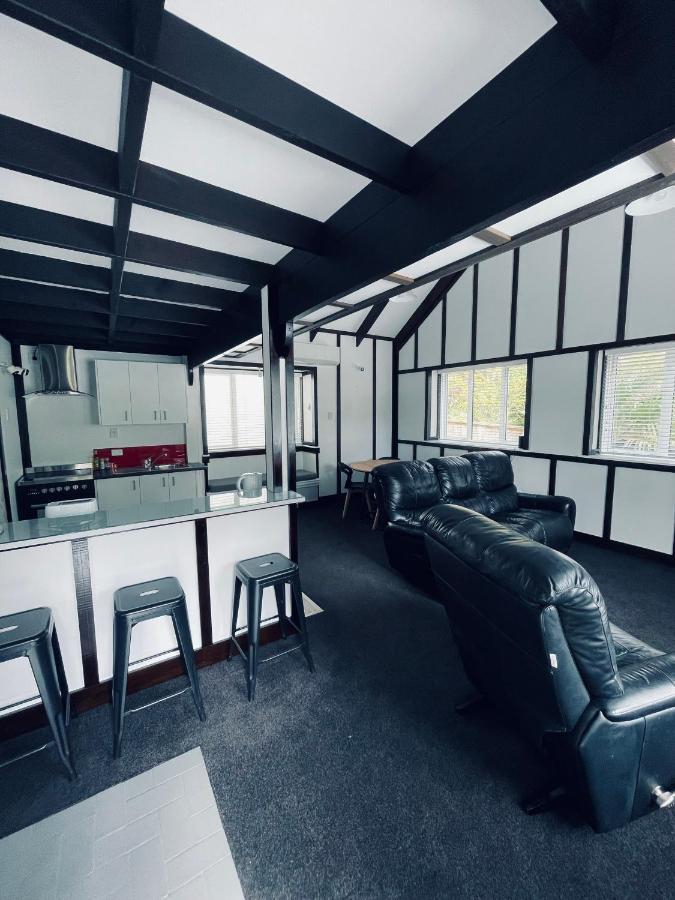 Experience Heritage, Live Modern Upper Hutt Exteriör bild