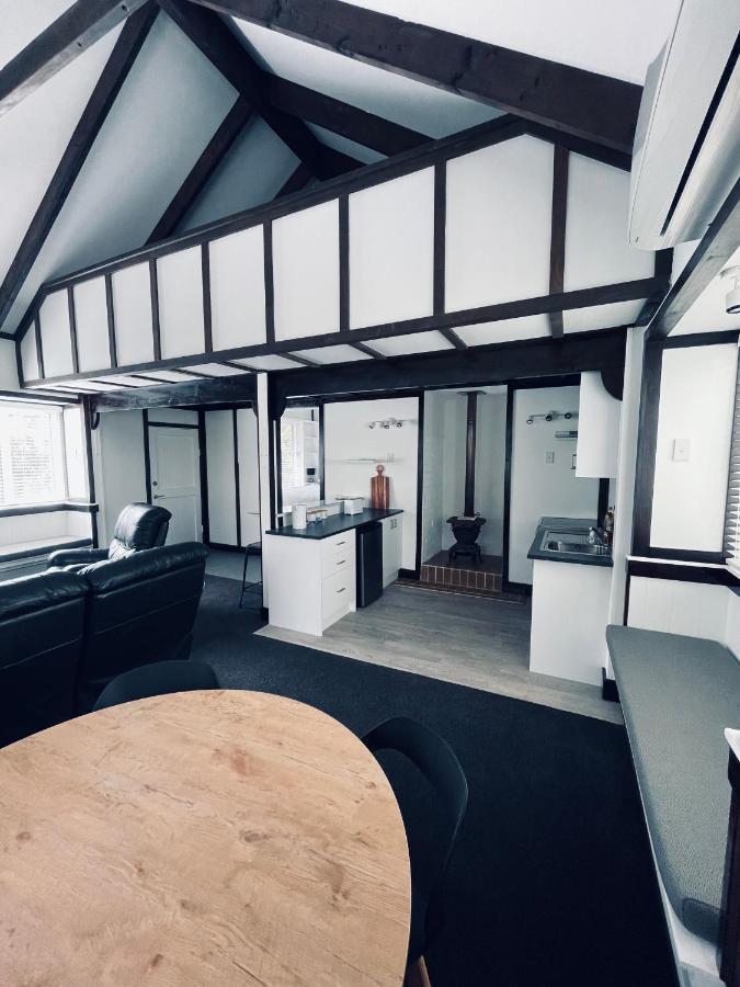 Experience Heritage, Live Modern Upper Hutt Exteriör bild